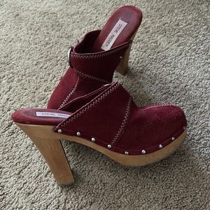 Blast from the past, great condition and fun to wear.